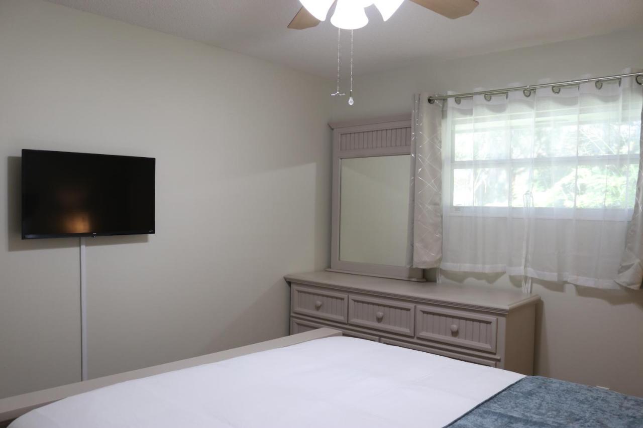 Hidden Sapphire-Apartment With Kitchen And Laundry Lakeland Exteriör bild